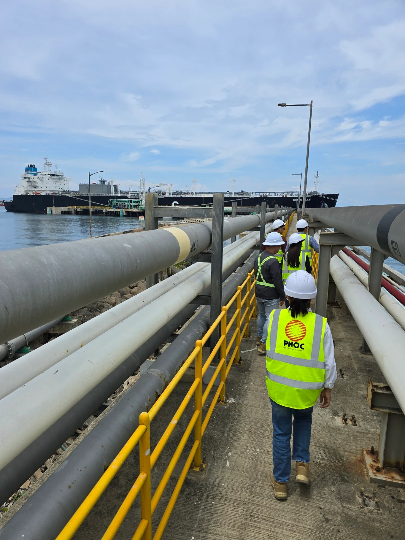 The PNOC team approaching MV Bonneville at South Pacific Inc. (SPI) Terminal in Brgy. Salong, Calaca, Batangas